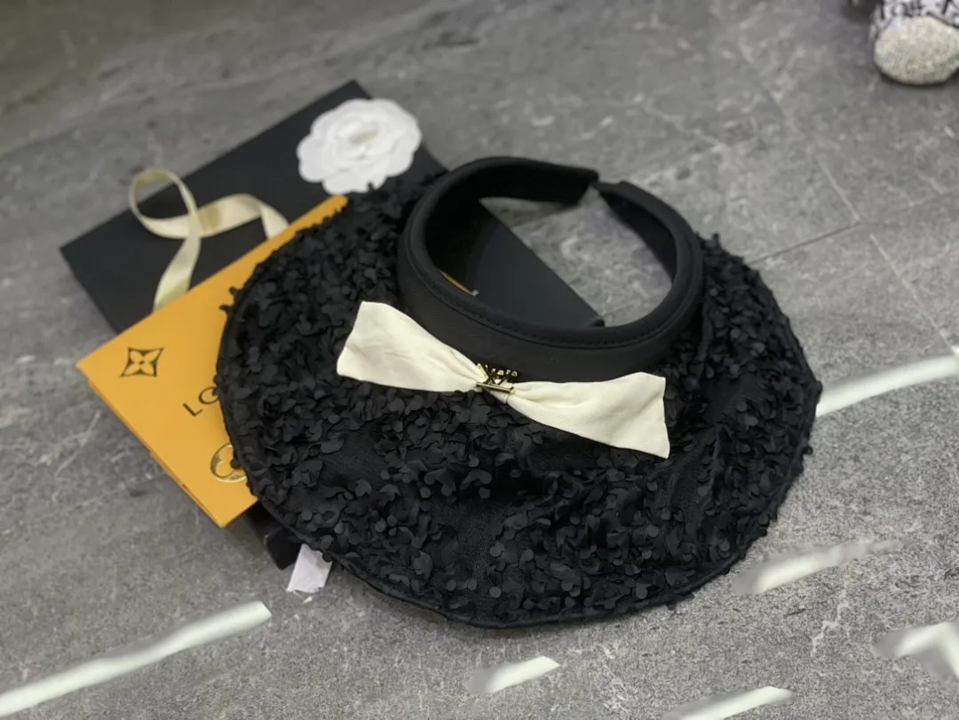 Lv 蝴蝶结蕾丝空顶帽