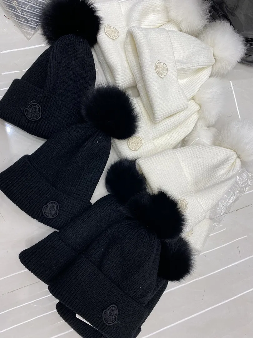 Moncler蒙口 羊绒针织帽(狐狸毛球)+围巾🧣