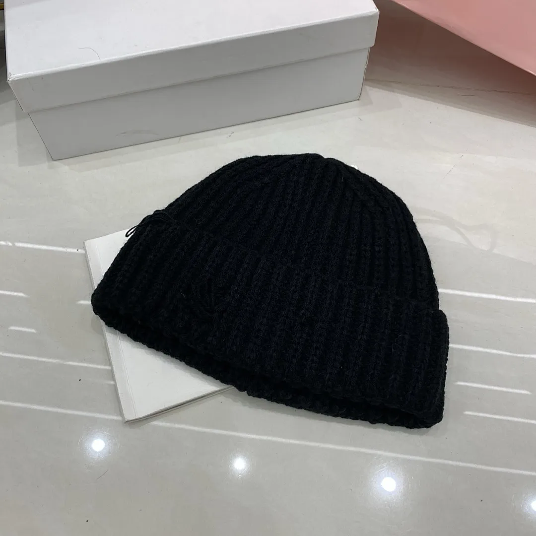 破洞针织帽 简单又不失个性感