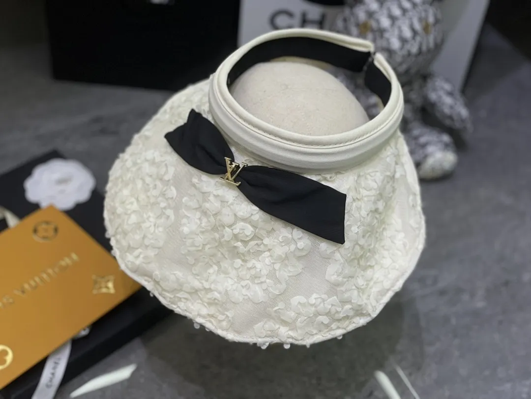 Lv 蝴蝶结蕾丝空顶帽