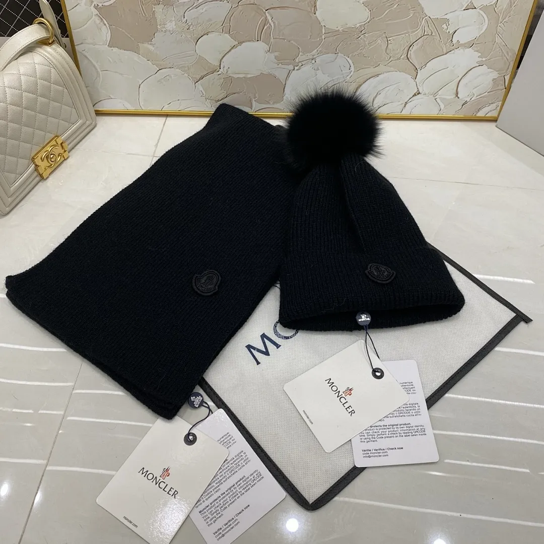 Moncler蒙口 羊绒针织帽（狐狸毛球）+围巾🧣