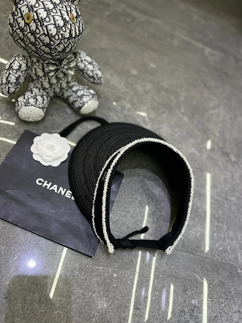香奈儿爆款空顶帽👒👒超大檐黑胶防晒设计.🔥🔥🔥