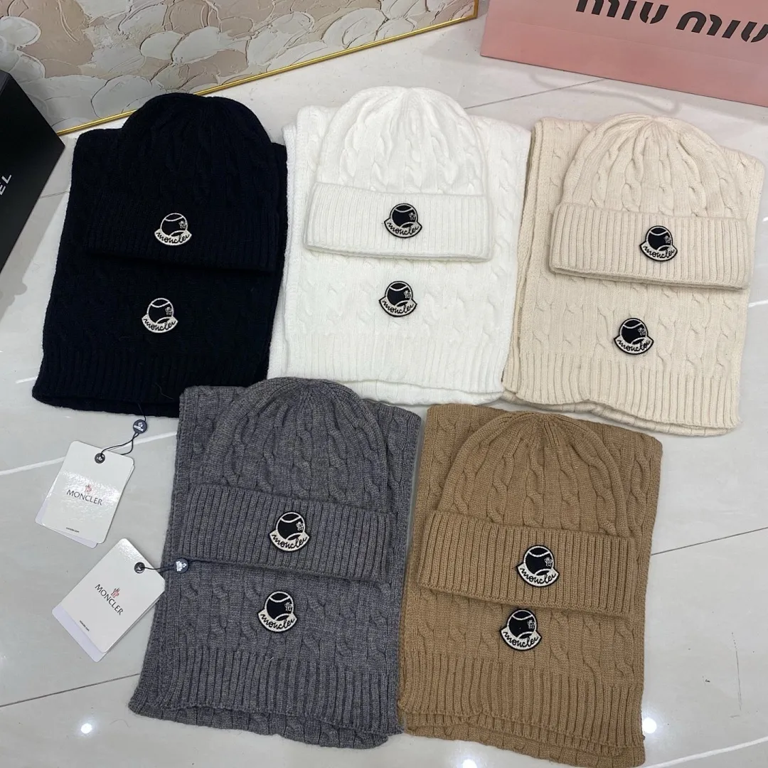 Moncler羊绒套装：围巾🧣/羊绒针织帽