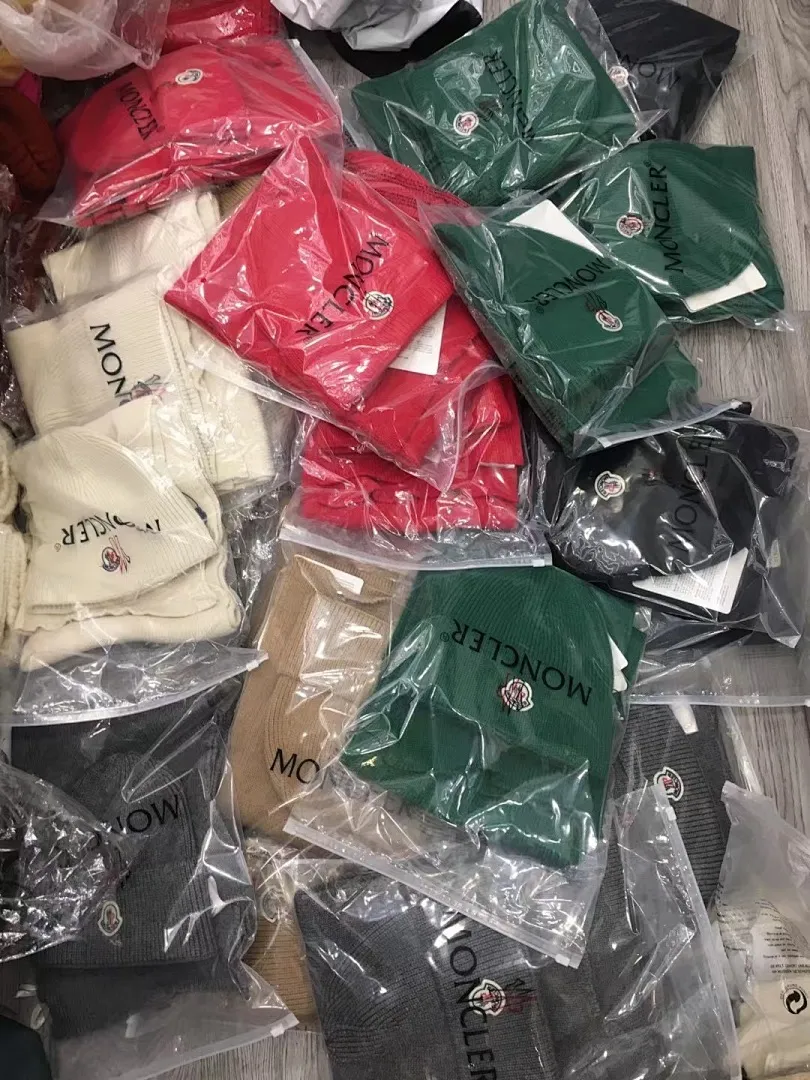 Moncler 三件套 羊绒针织帽+围巾🧣+手套🧤