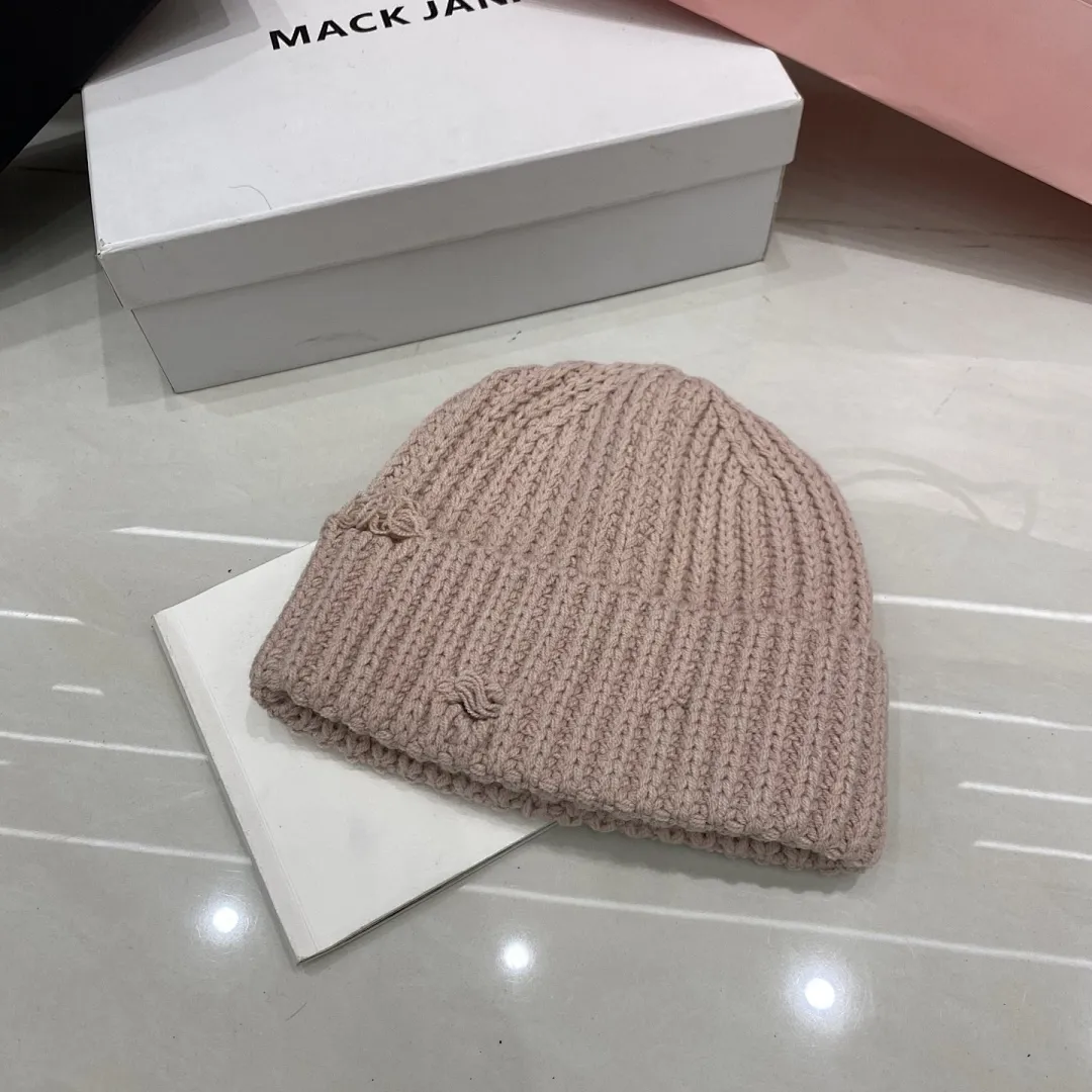 破洞针织帽 简单又不失个性感