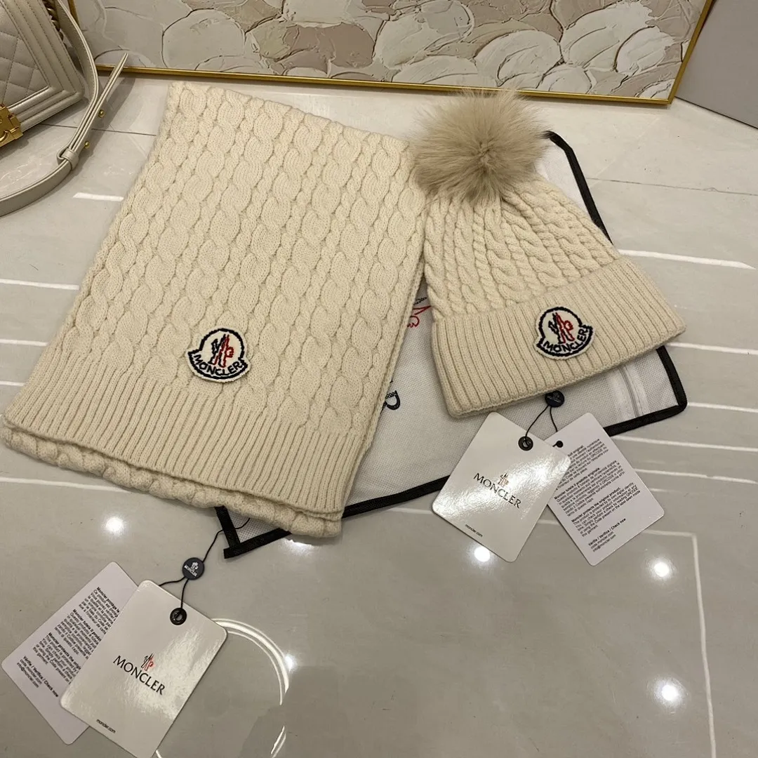 Moncler蒙口 麻花羊绒针织帽（狐狸毛球）+围巾🧣