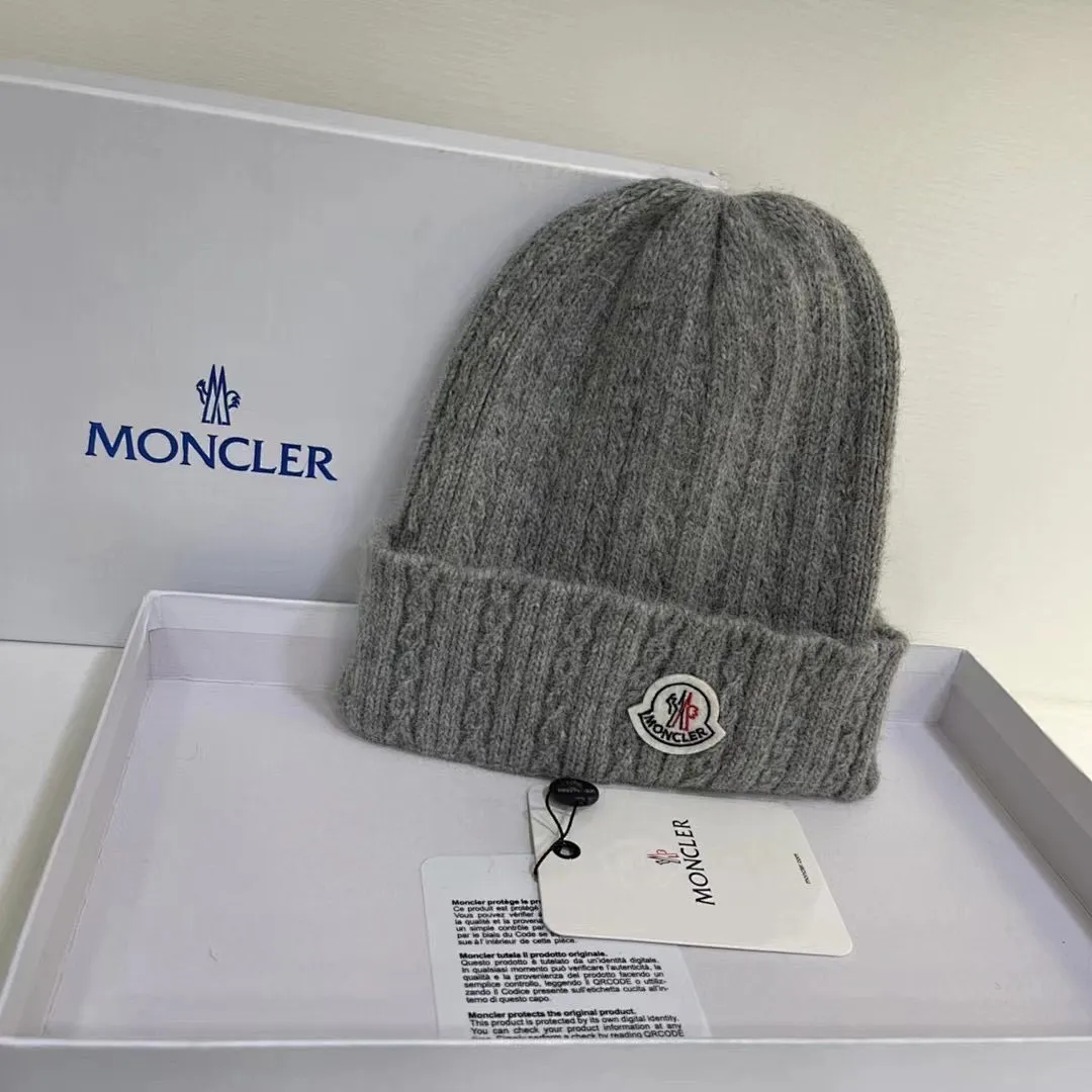 MONCLER 兔毛麻花针织帽