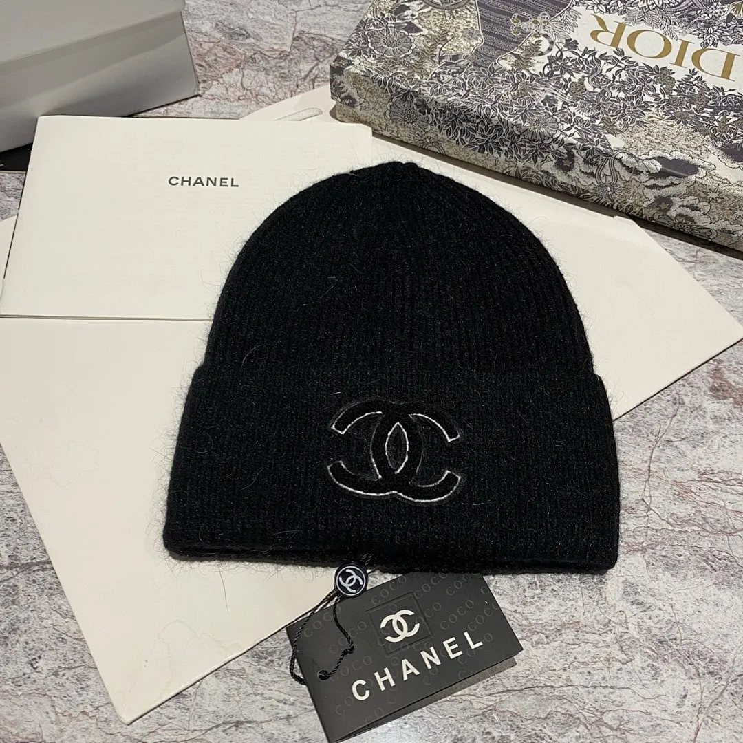 CHANEL 兔毛针织帽