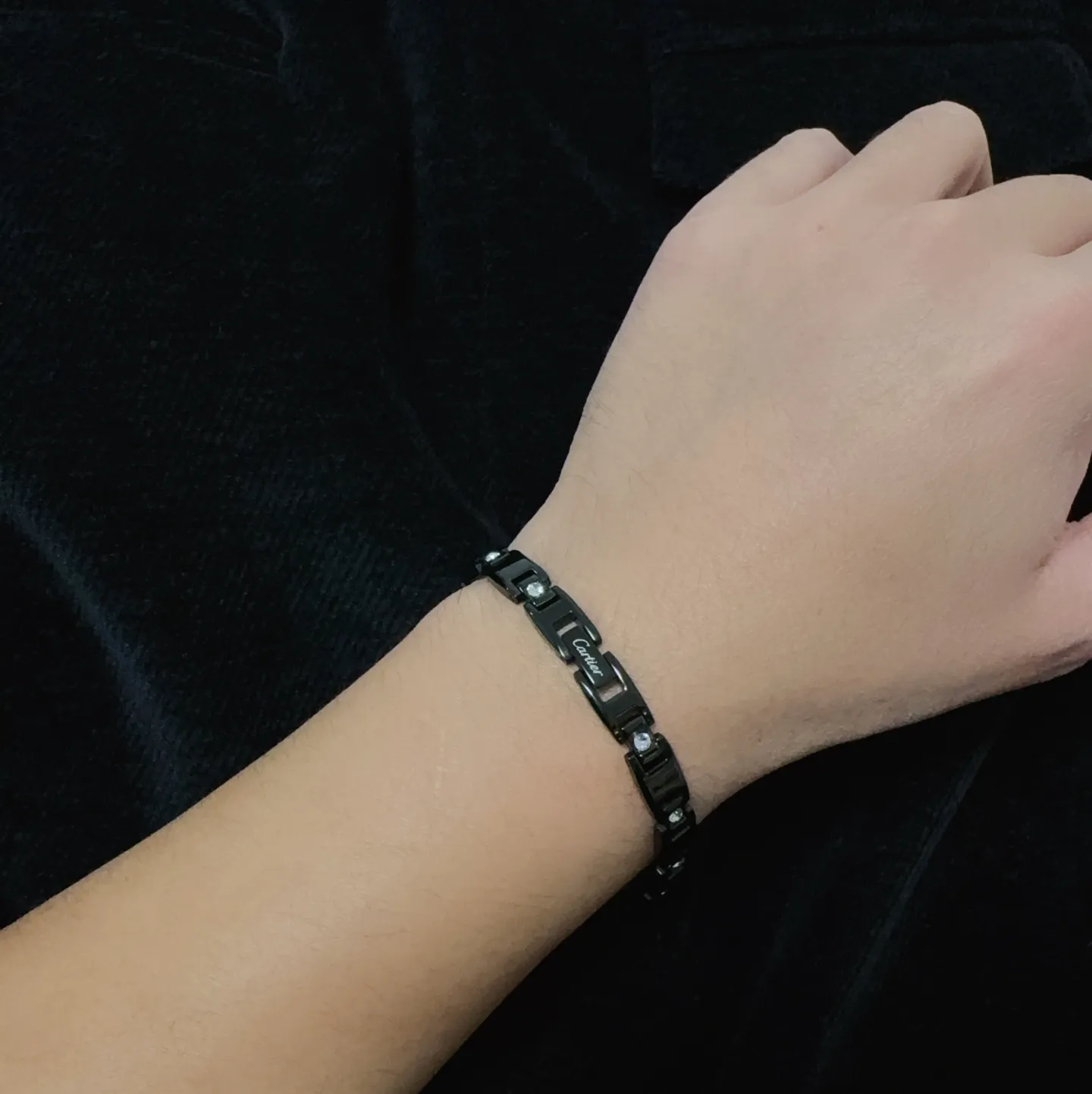 ¥80 卡地亚窄版Cartier卡家经典大颗白钻金色、银色、黑色链条⛓大码男士21Cm细版本手链💥坦克链中性款💙男女可佩戴!厚实高品质👍zp复刻 14K精钢材质保色不掉色👌精致细腻🔥人手必备一条哦❤️一年四季百搭款😌洗澡游泳均可佩戴不掉色😇