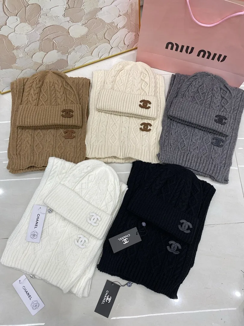 Chanel 羊绒套装:围巾🧣/羊绒针织帽