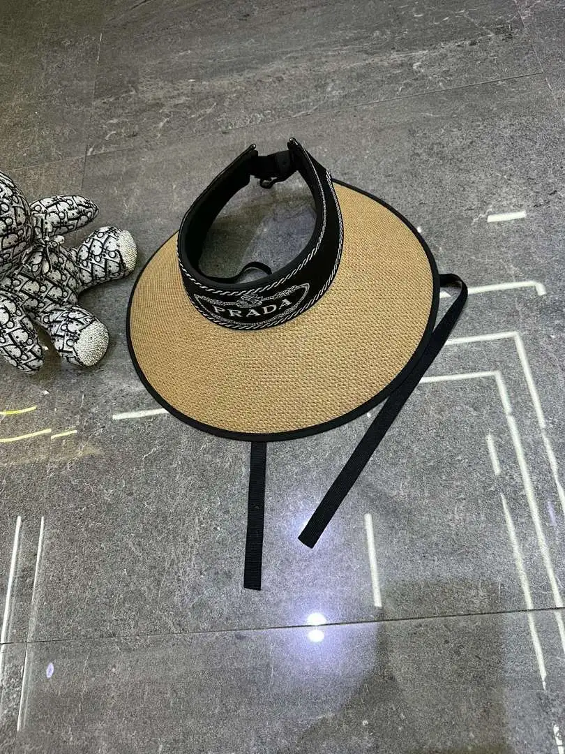普拉达超大檐空顶帽