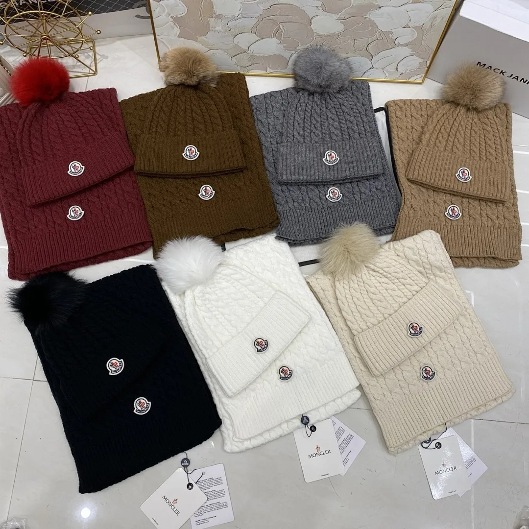 Moncler 两件套 羊绒针织帽搭配狐狸毛球+围巾🧣