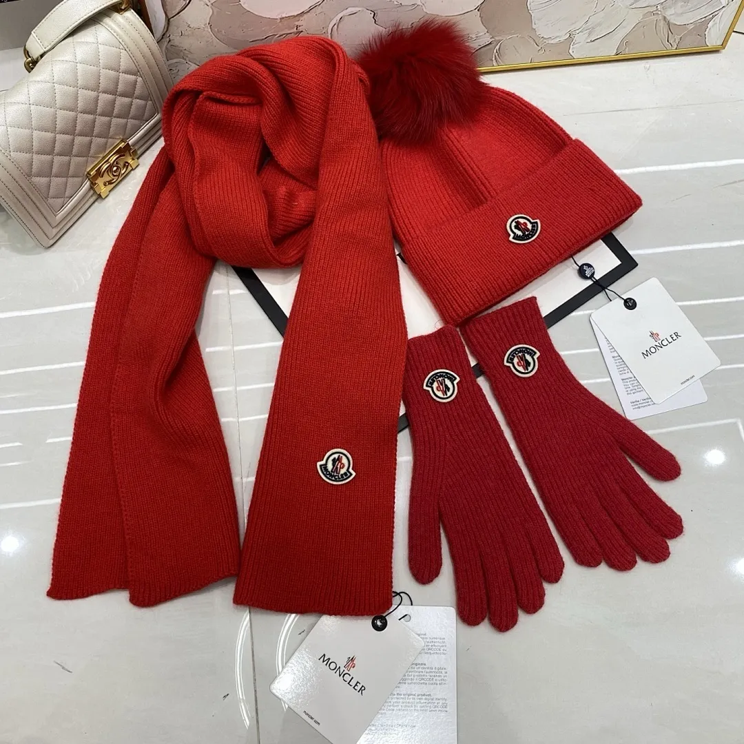 Moncler 三件套 羊绒针织帽（狐狸毛球）+围巾🧣+手套🧤