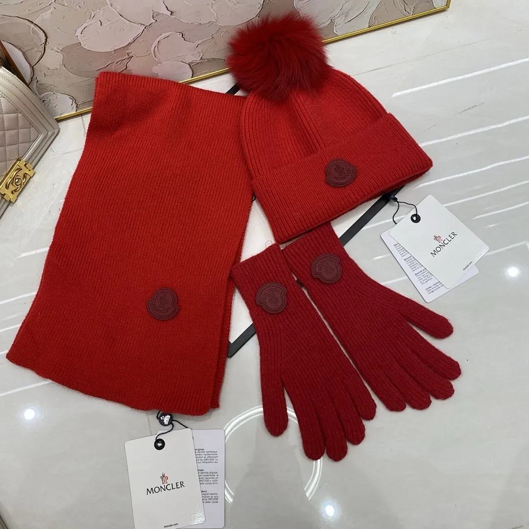 Moncler 三件套 羊绒针织帽(狐狸毛球)+围巾🧣+手套🧤