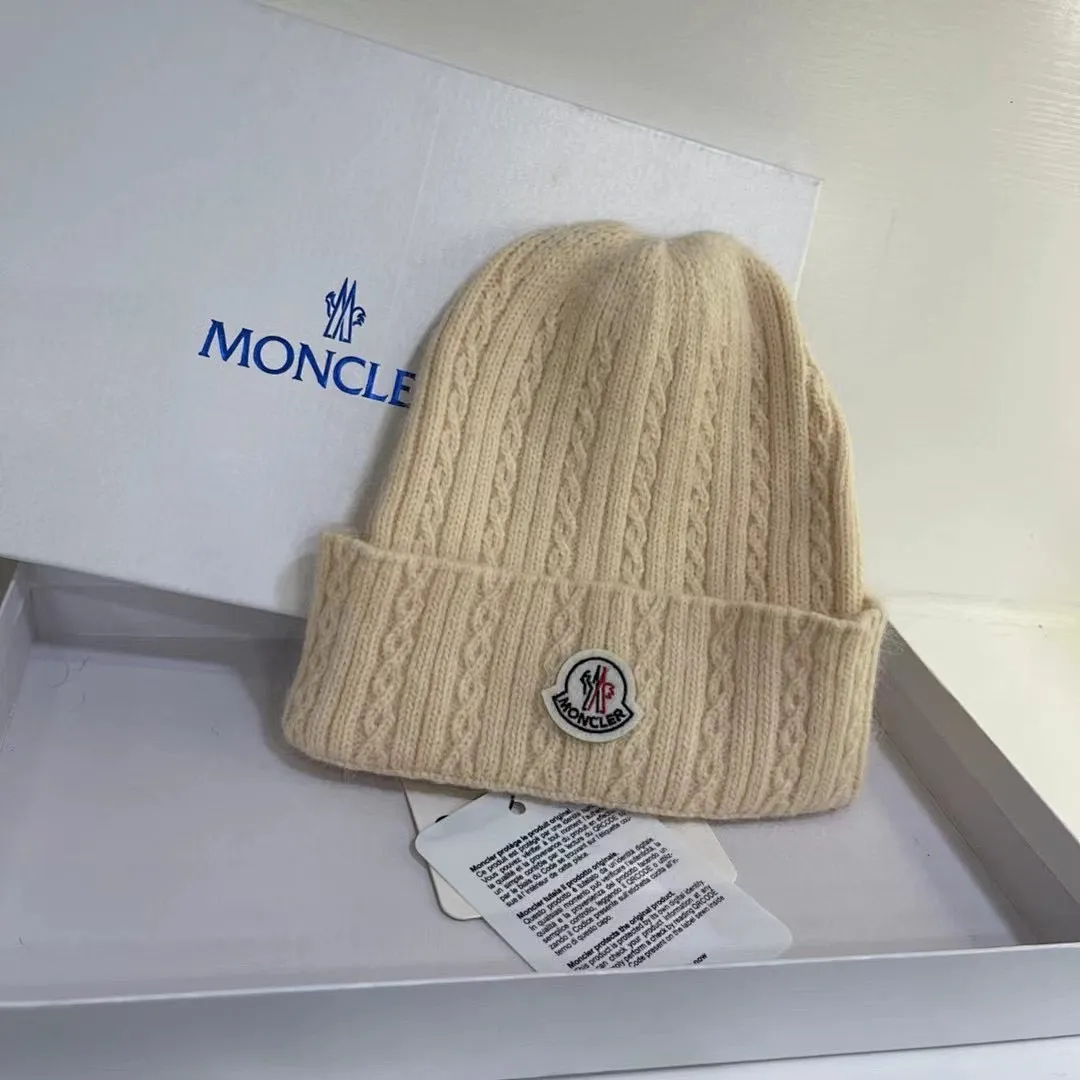 MONCLER 兔毛麻花针织帽