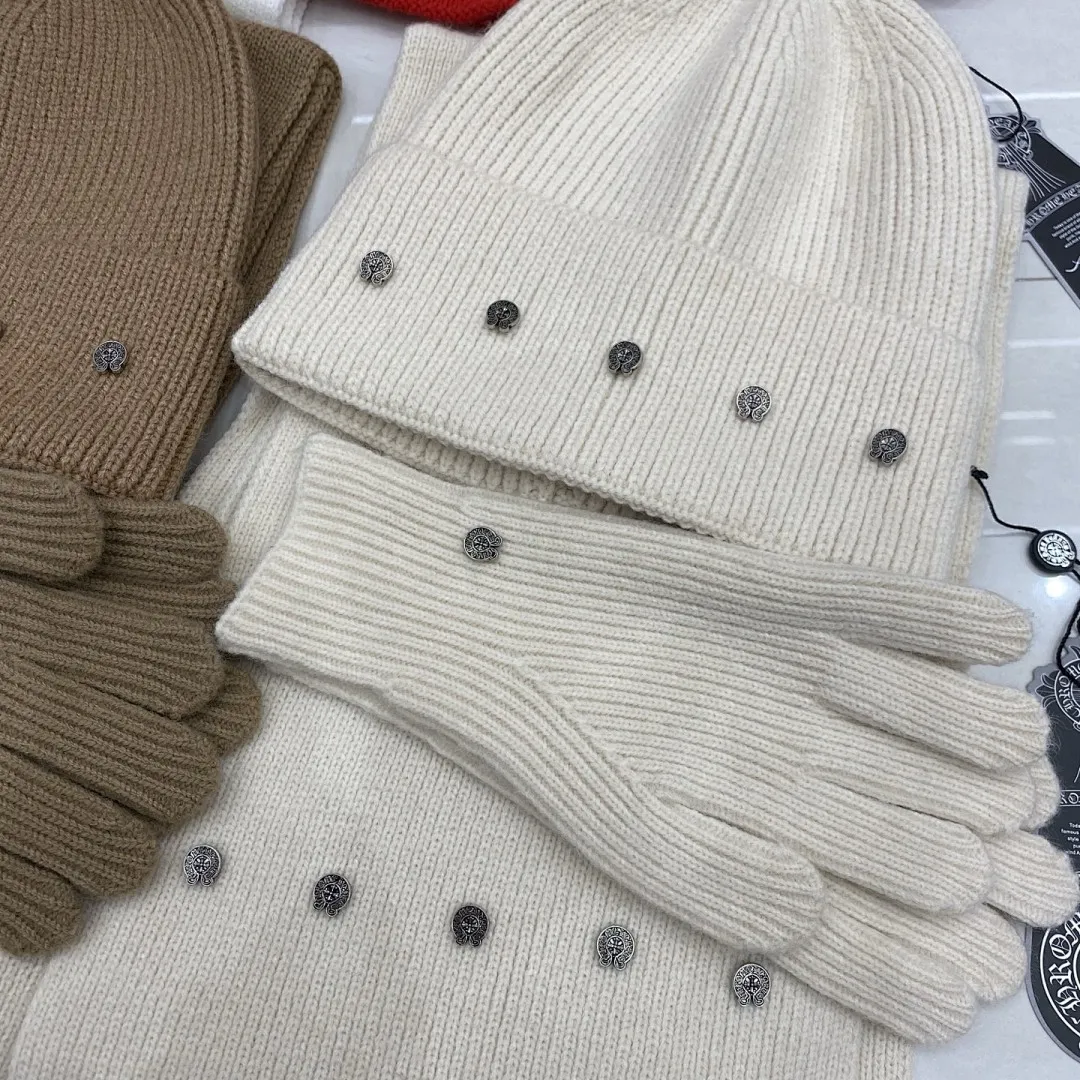 克罗心 三件套 羊绒针织帽+围巾🧣+手套🧤