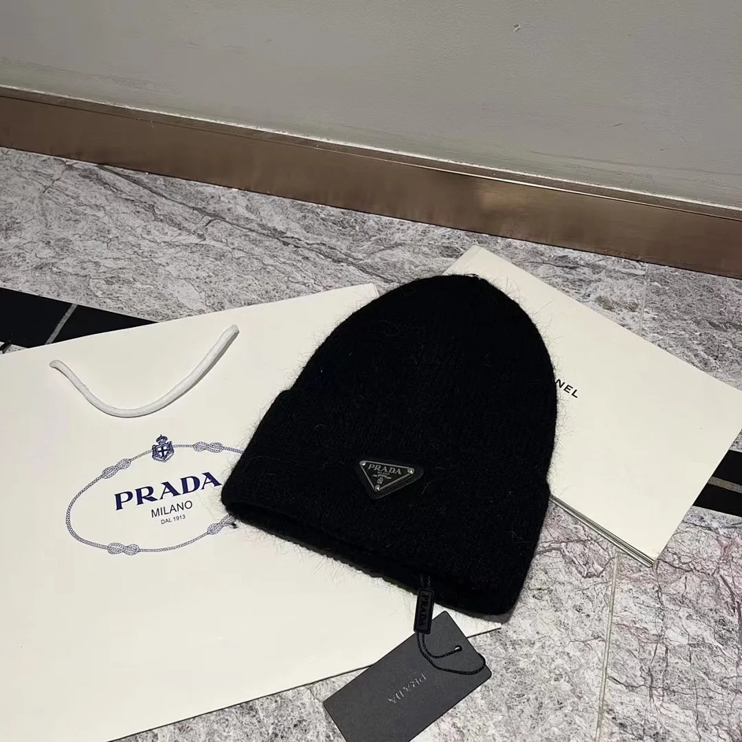 PRADA 兔毛针织帽