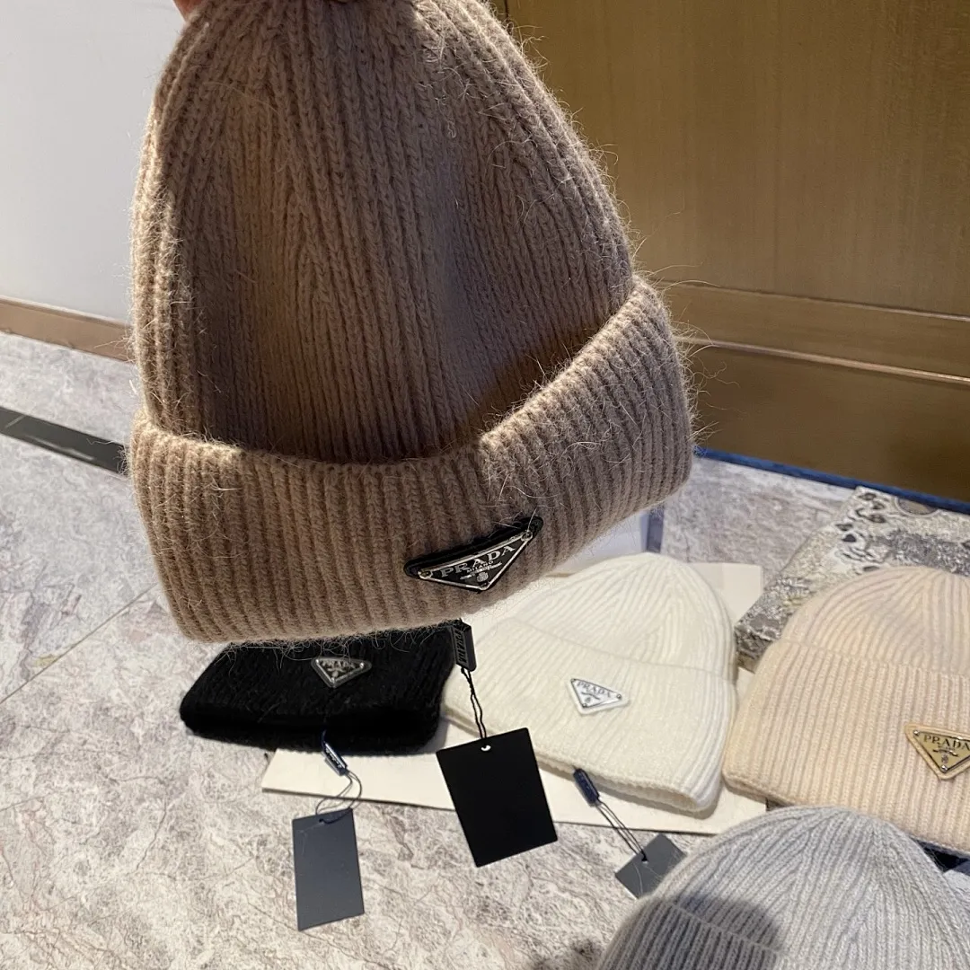 PRADA 兔毛针织帽