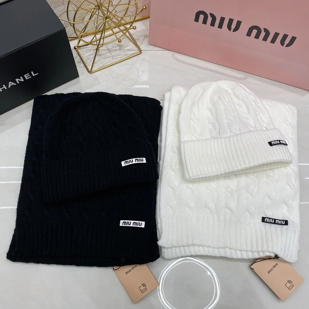 MIU MIU 两件套 羊绒针织帽+围巾