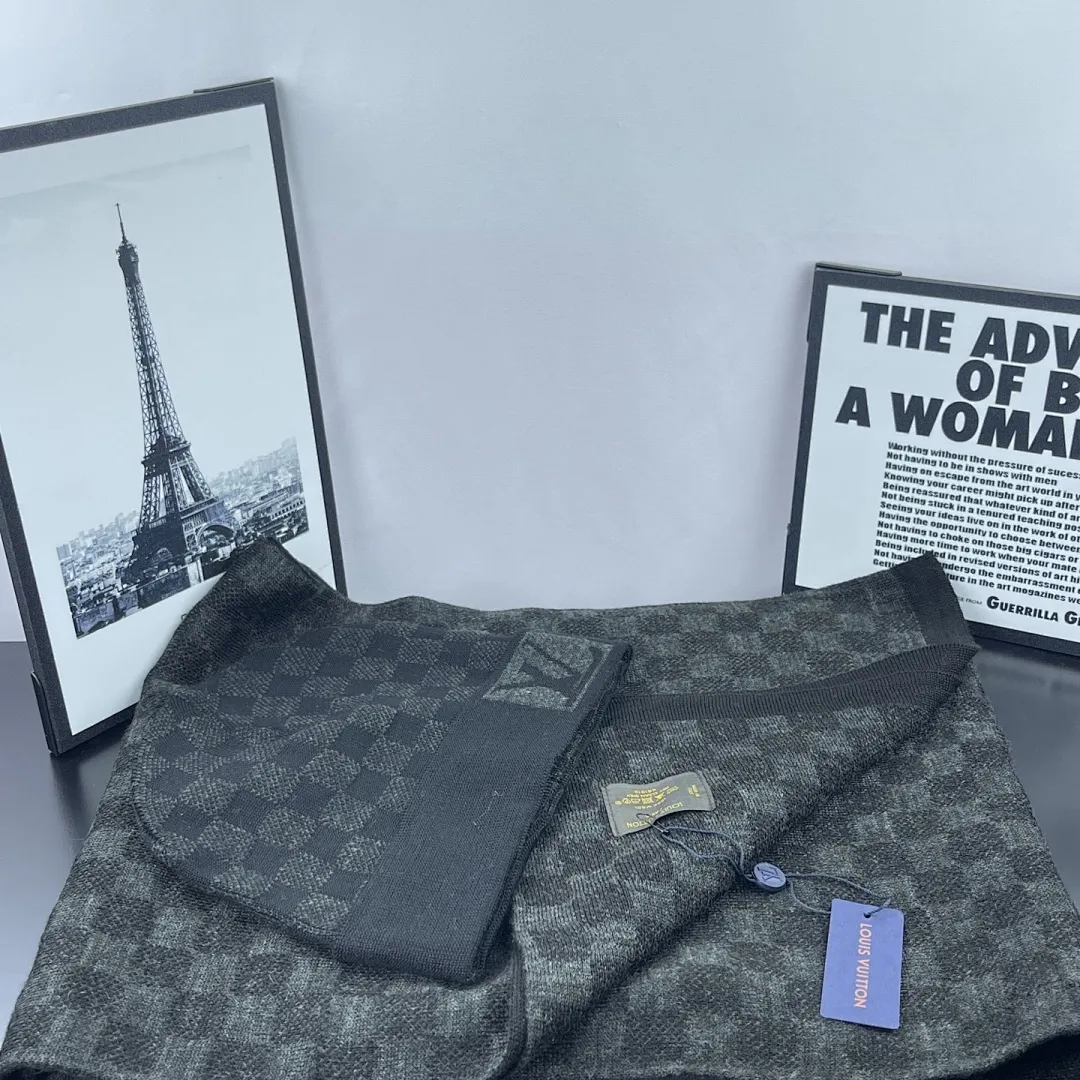 L家 【羊毛套装帽子-帽子➕围巾】经典套装帽子！成分：70%羊毛➕30%兔毛。