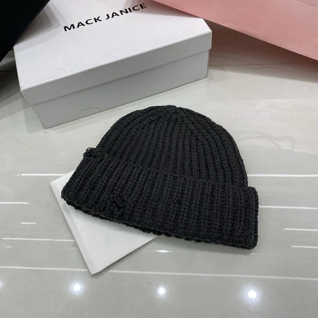 破洞针织帽 简单又不失个性感