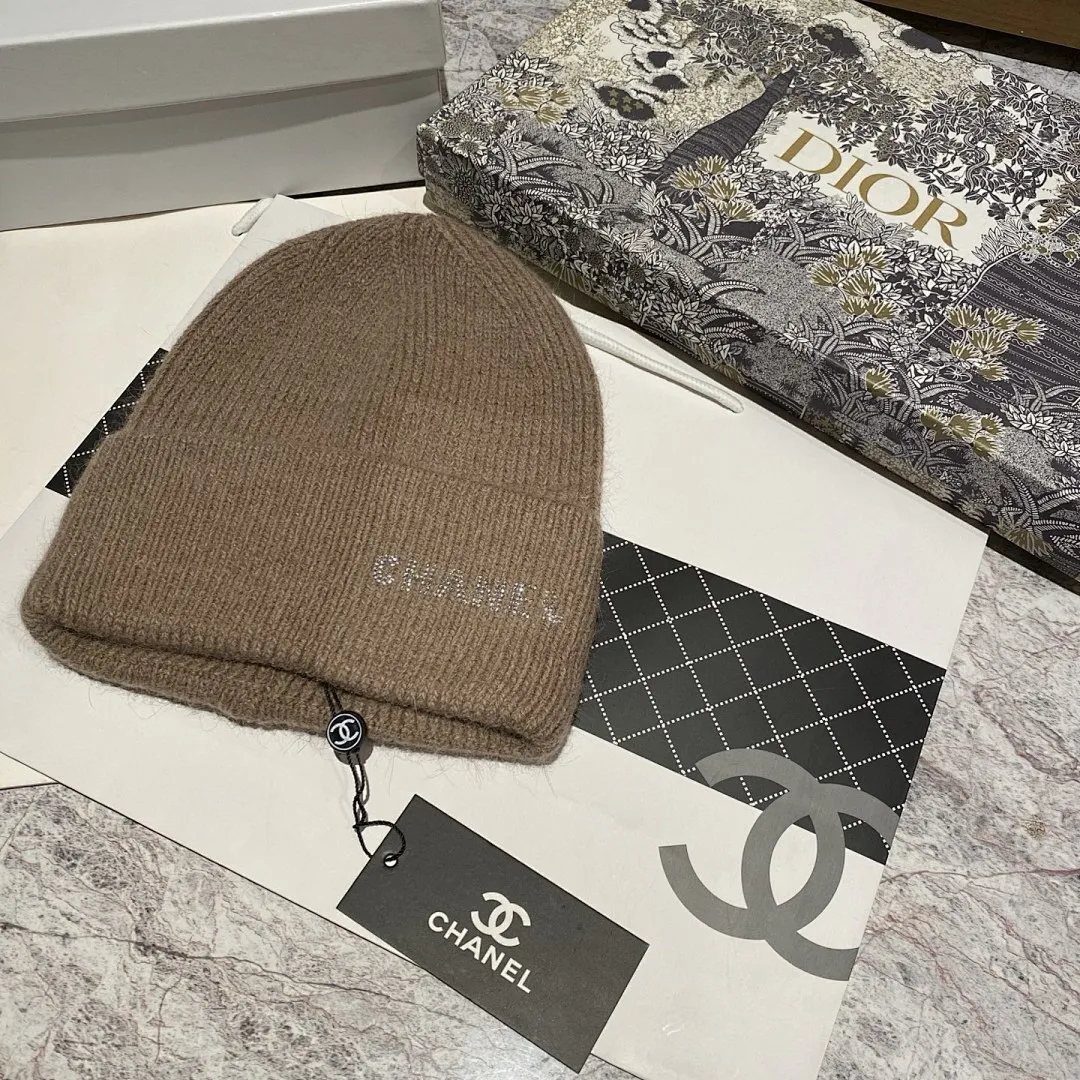 CHANEL 兔毛针织帽