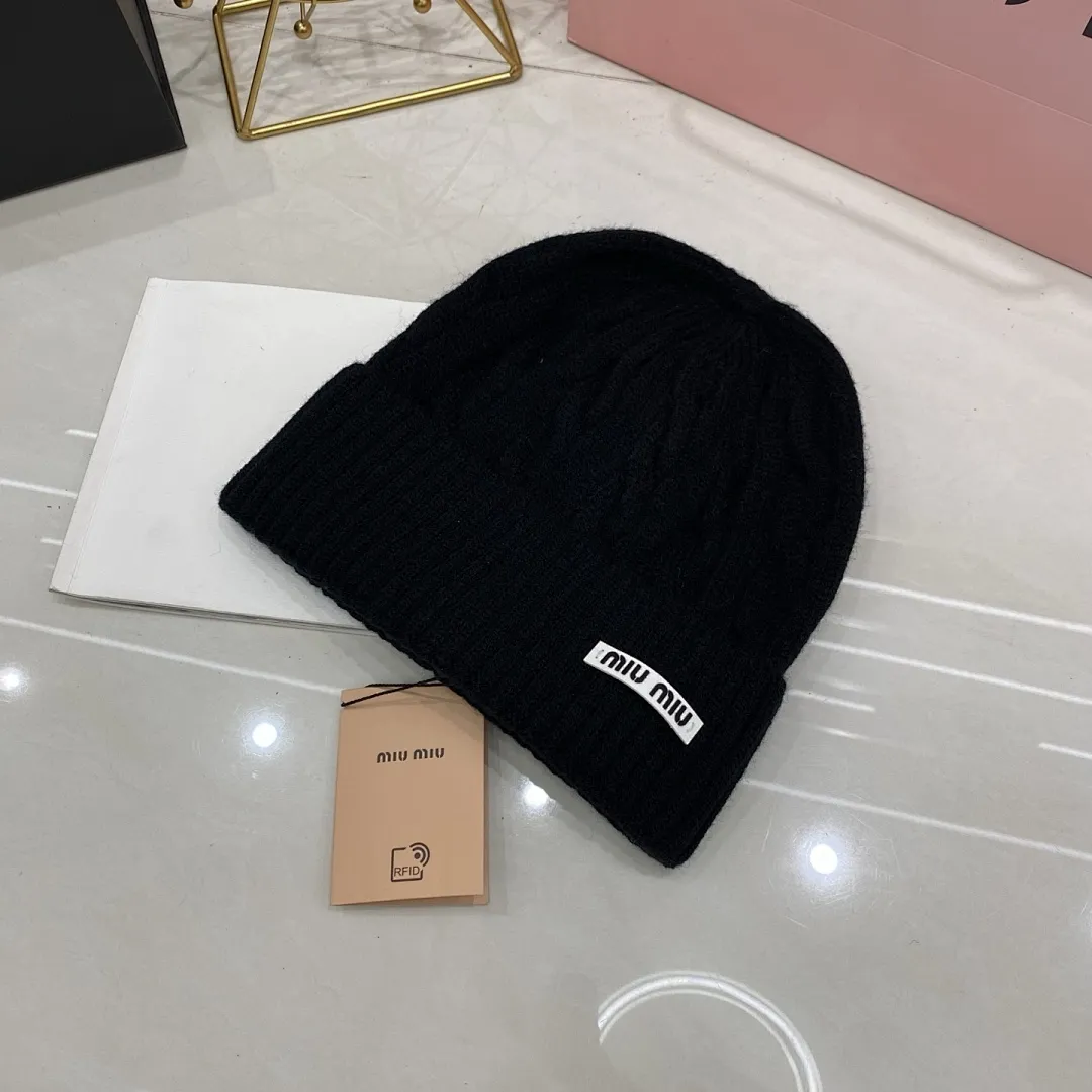 MIU MIU 羊绒针织帽