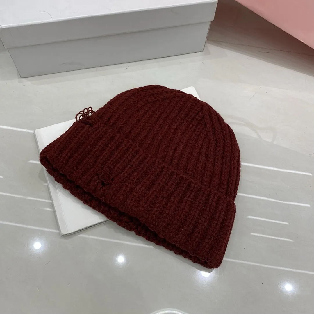 破洞针织帽 简单又不失个性感