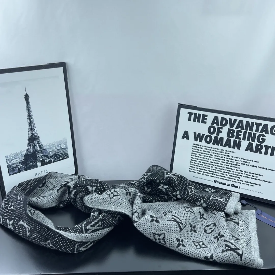 L家 【羊毛套装帽子-帽子➕围巾】经典套装帽子!成分:70%羊毛➕30%兔毛。