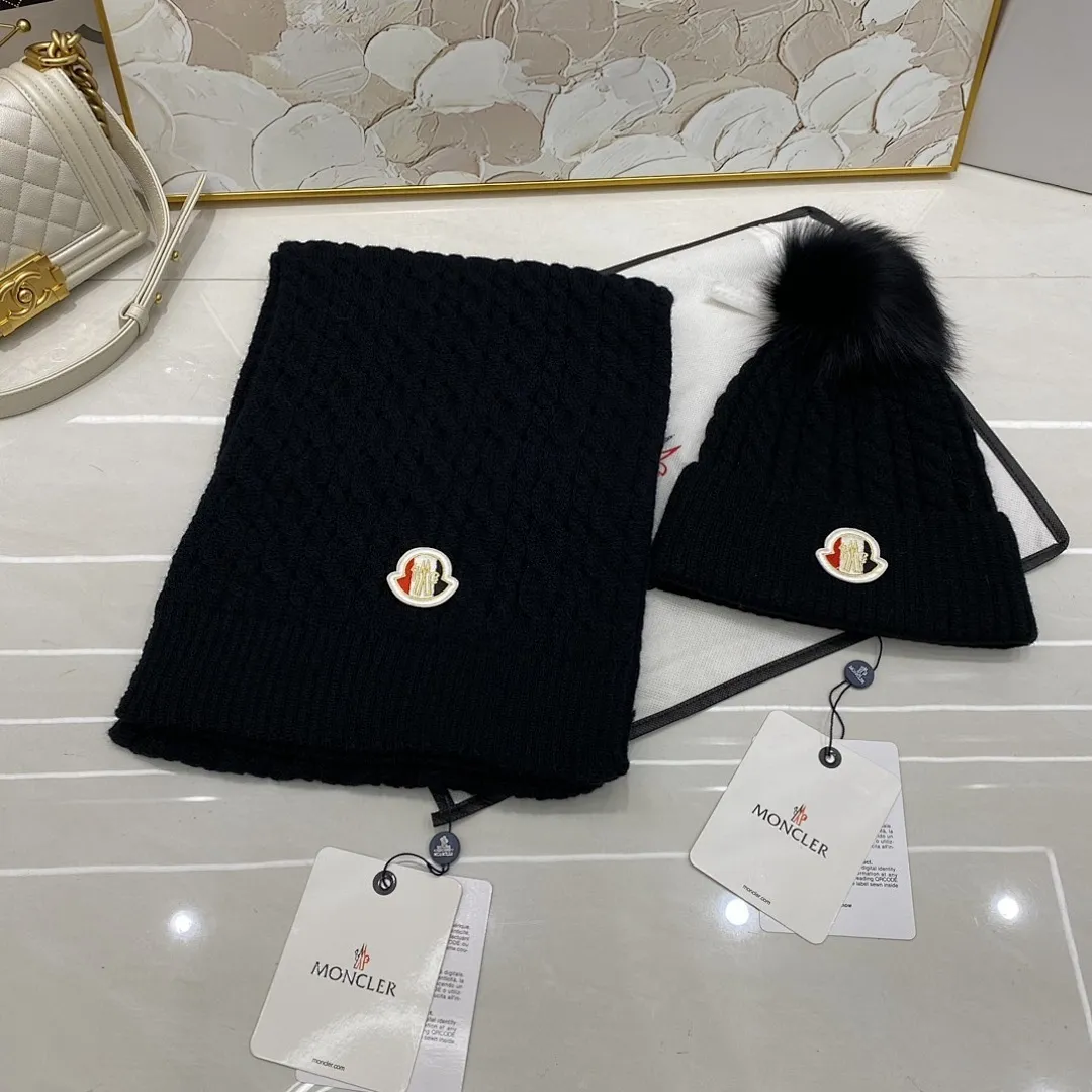 Moncler蒙口 麻花羊绒针织帽（狐狸毛球）+围巾🧣