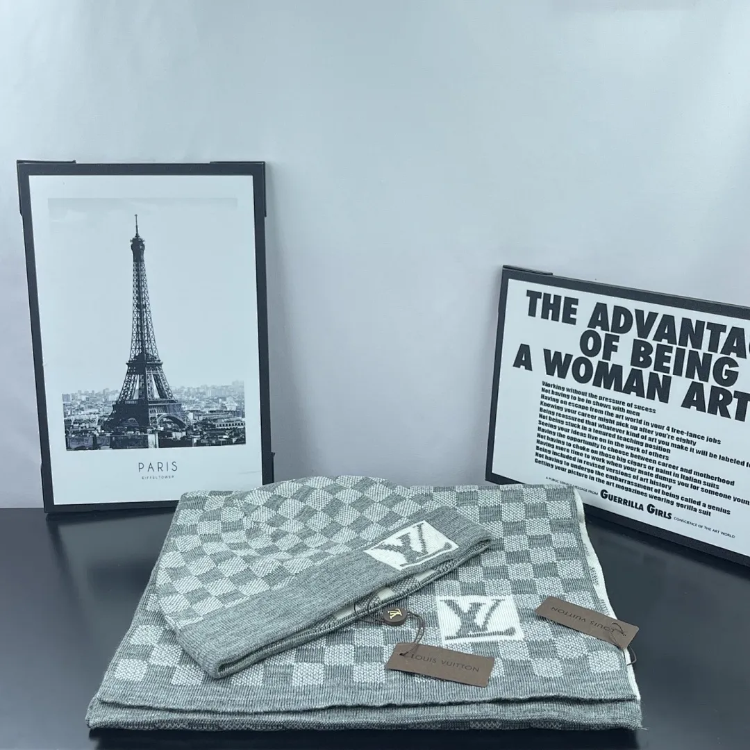 L家 【羊毛套装帽子-帽子➕围巾】经典套装帽子!成分:70%羊毛➕30%兔毛。