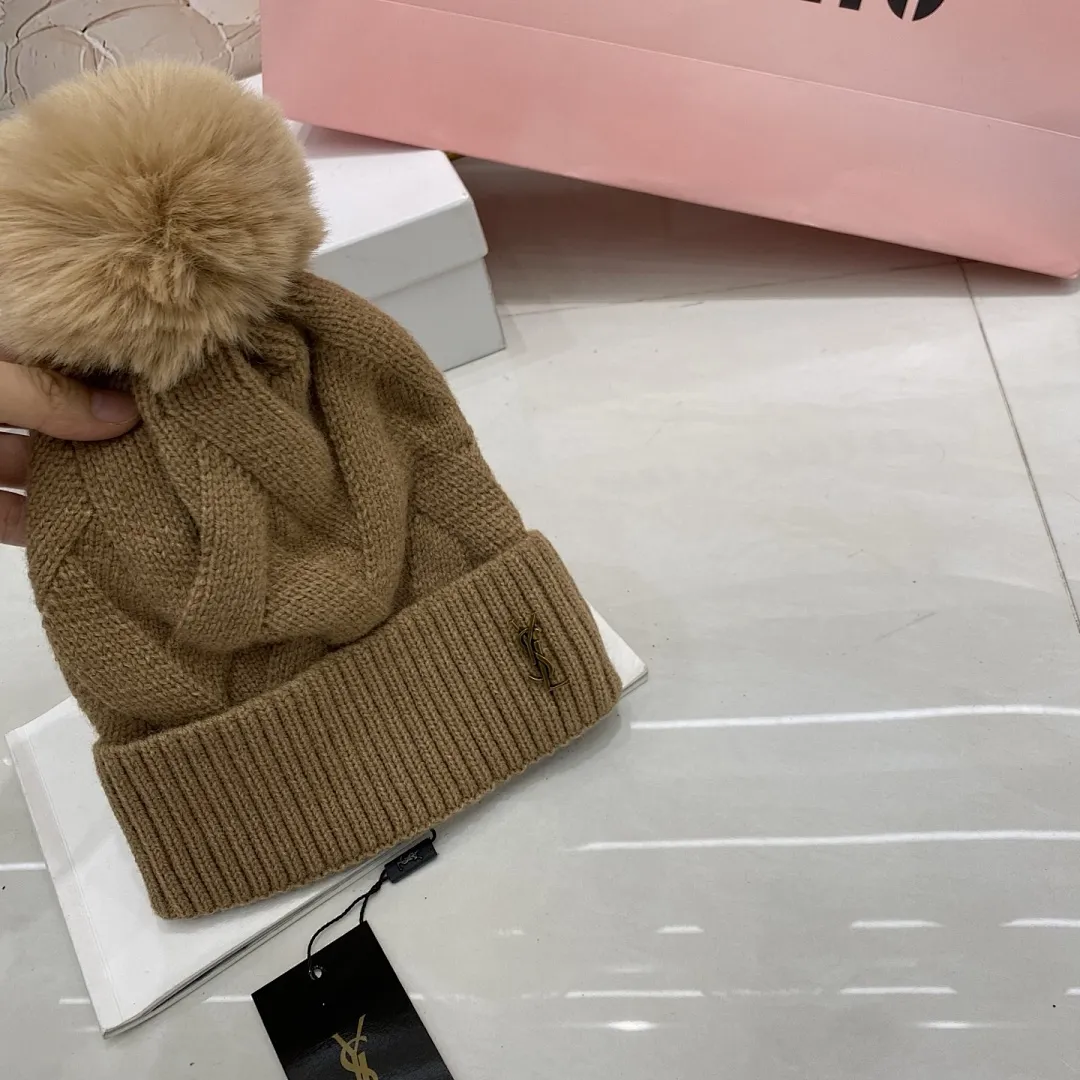YSL 羊绒针织帽