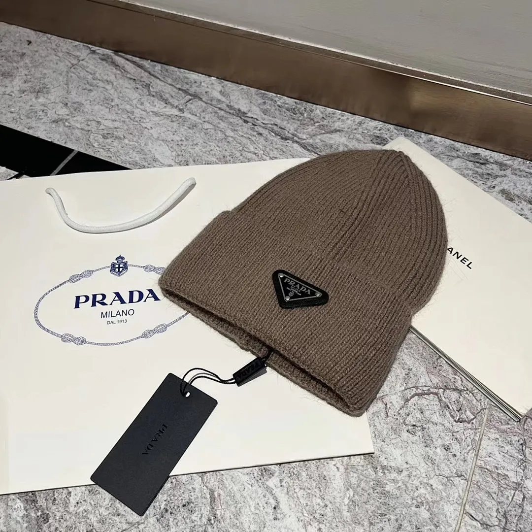 PRADA 兔毛针织帽