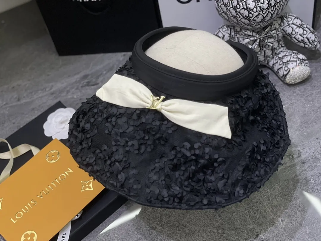 Lv 蝴蝶结蕾丝空顶帽