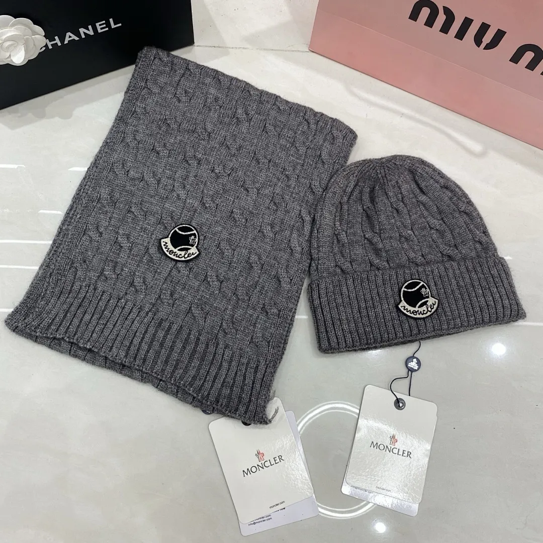 Moncler羊绒套装：围巾🧣/羊绒针织帽