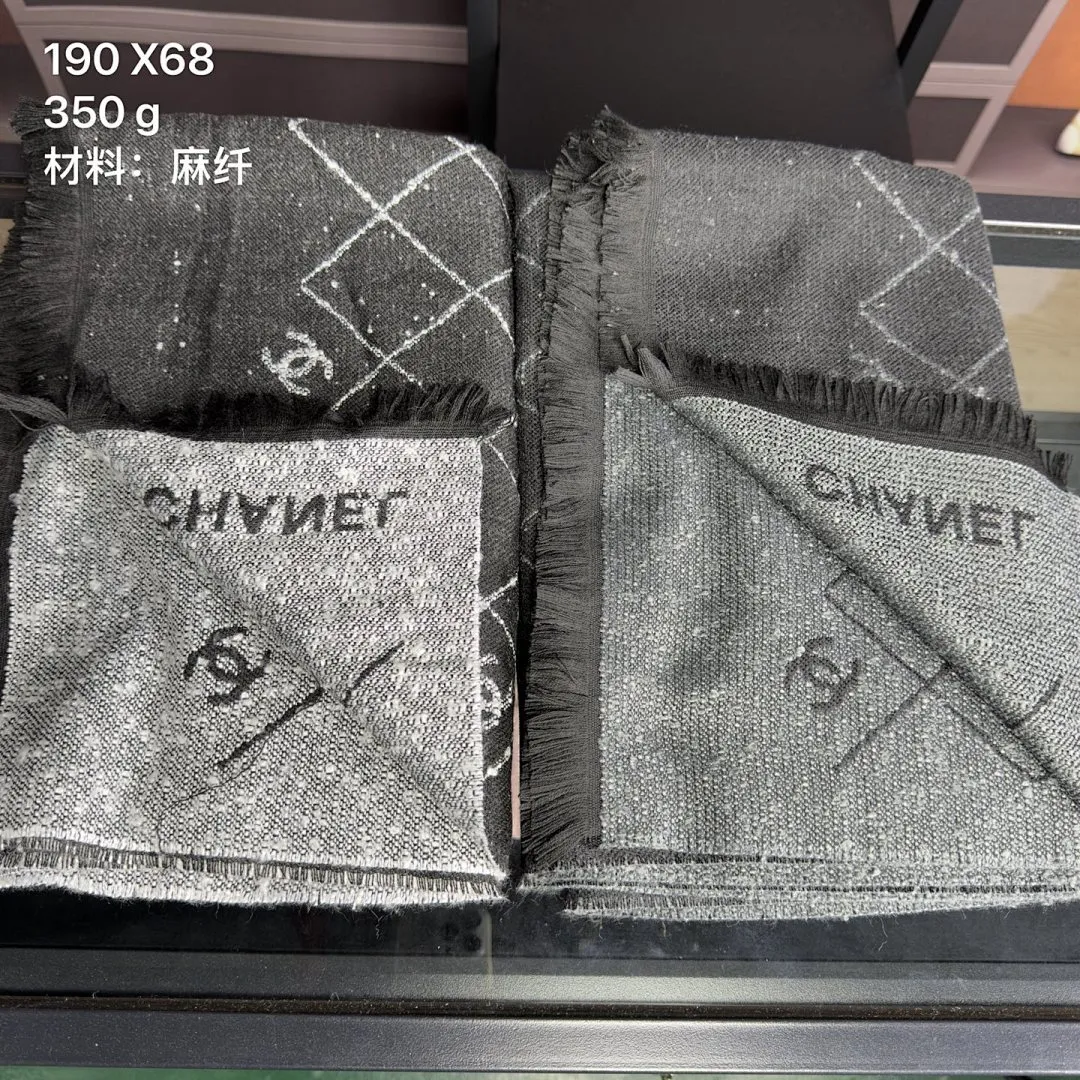 小香披巾 190 X68 350 g 材料：麻纤