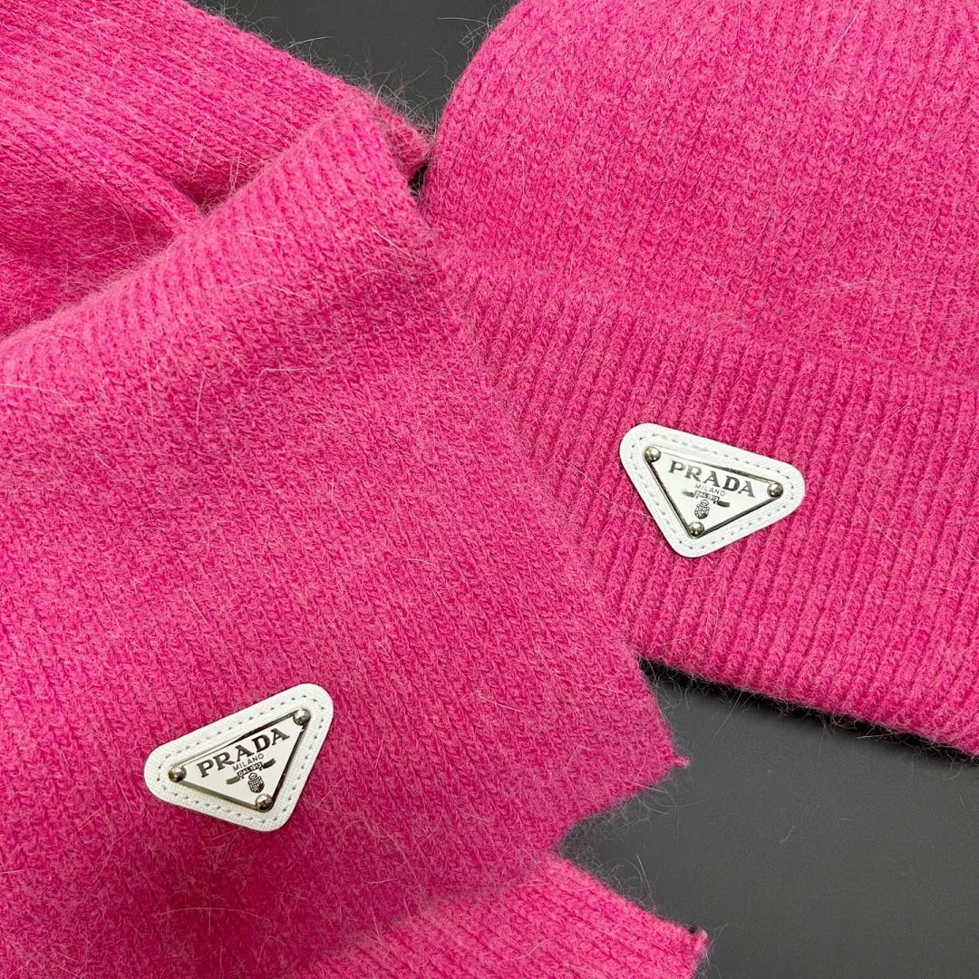 PRADA P家 兔毛 冷帽+围巾套装🔥