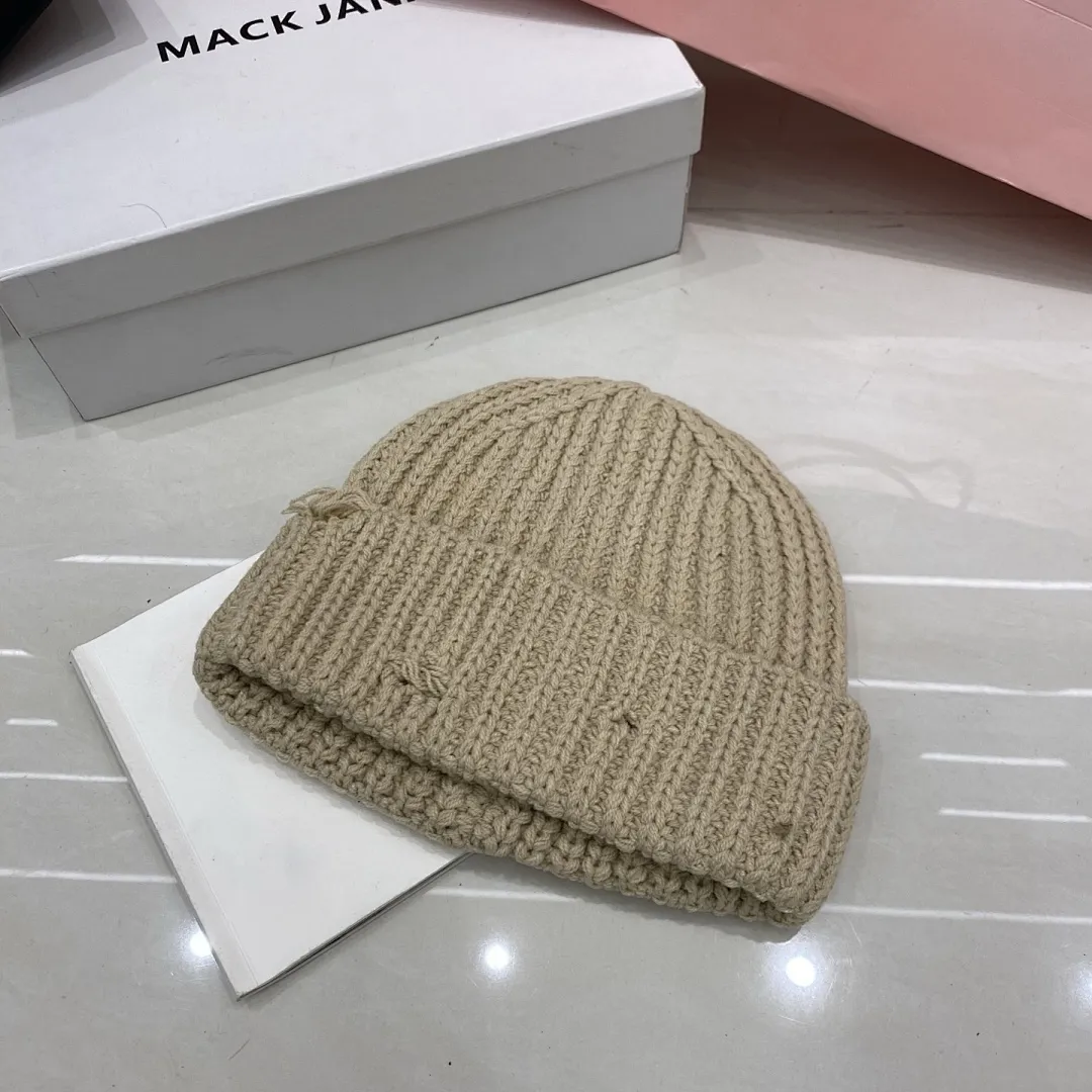 破洞针织帽 简单又不失个性感