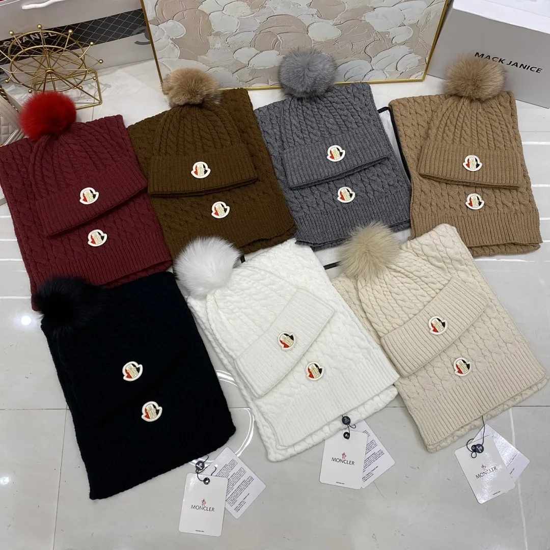 Moncler 两件套 羊绒针织帽搭配狐狸毛球+围巾🧣