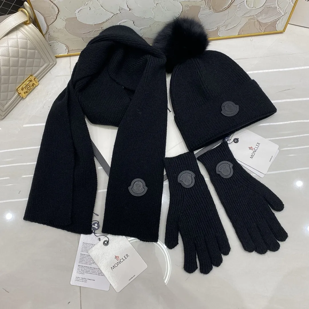 Moncler 三件套 羊绒针织帽(狐狸毛球)+围巾🧣+手套🧤