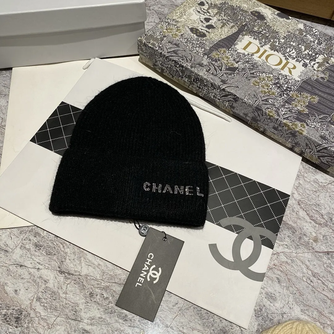 CHANEL 兔毛针织帽