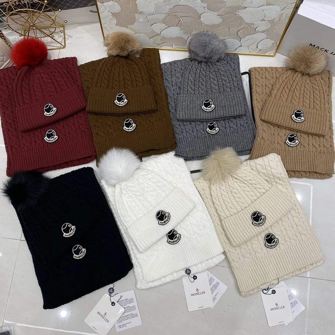 Moncler 两件套 羊绒针织帽搭配狐狸毛球+围巾🧣