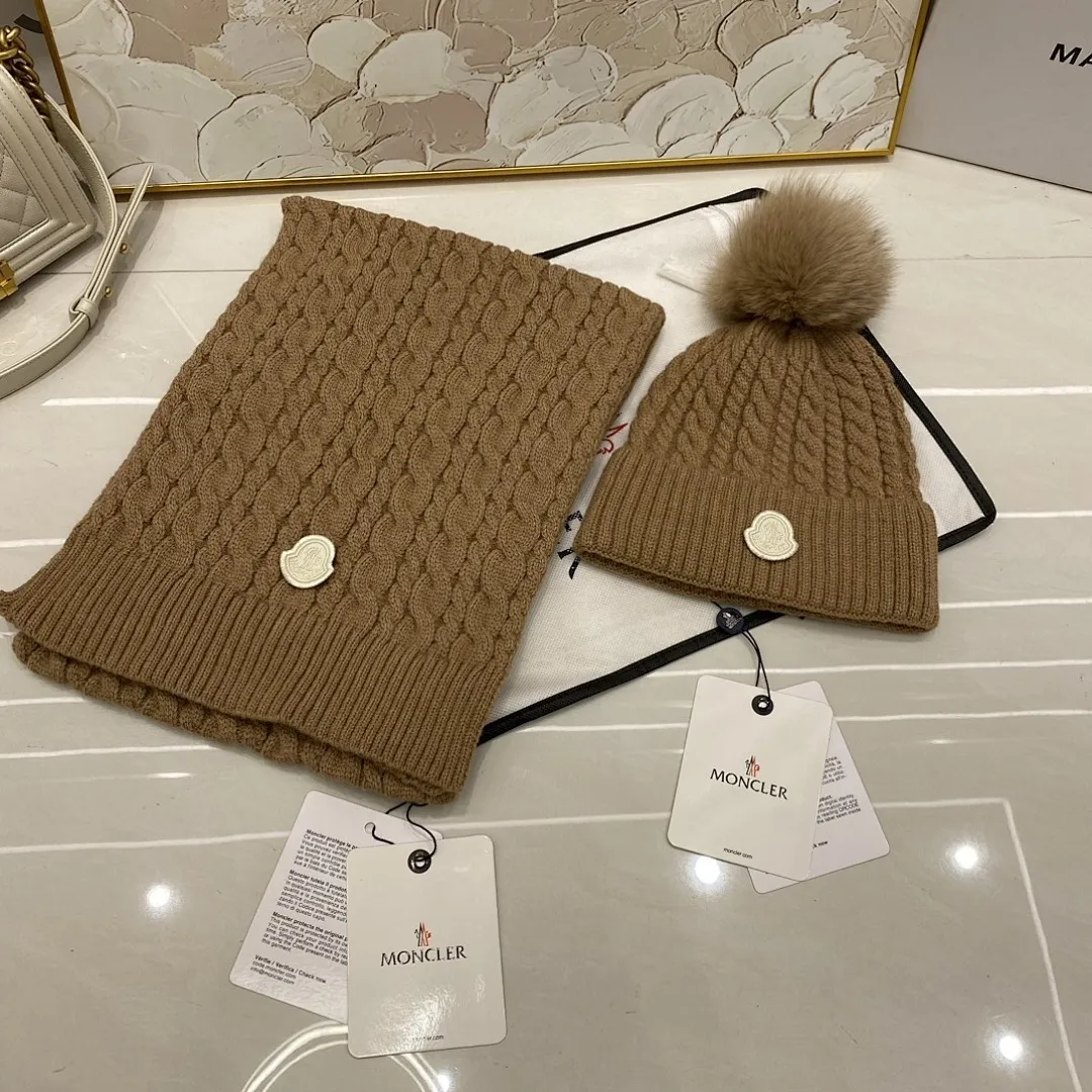 Moncler蒙口 麻花羊绒针织帽(狐狸毛球)+围巾🧣