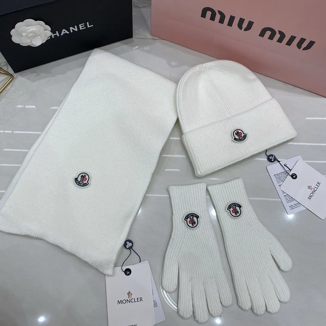 Moncler 三件套 羊绒针织帽+围巾🧣+手套🧤