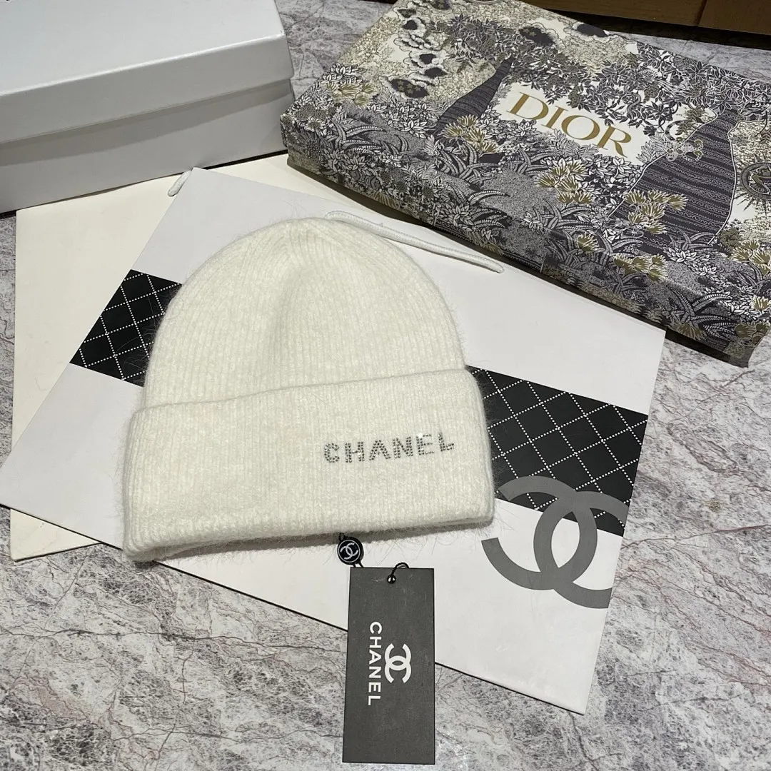 CHANEL 兔毛针织帽