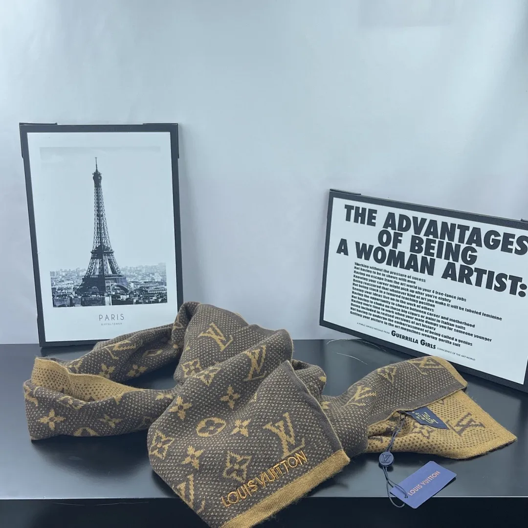 L家 【羊毛套装帽子-帽子➕围巾】经典套装帽子!成分:70%羊毛➕30%兔毛。