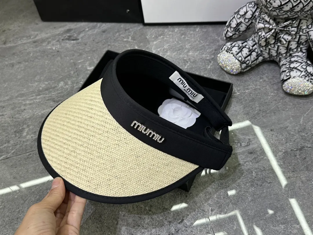 Miumiu 空顶帽