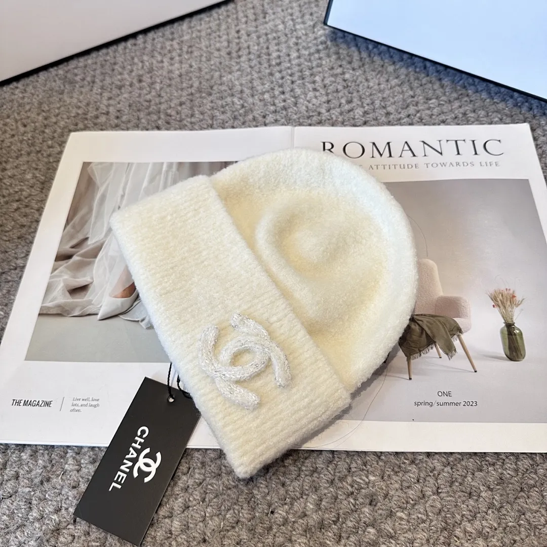 Chanel官网品质香奈儿秋冬网红时尚博主推荐款毛线帽,小红书爆款,手感超柔软舒适的针织线帽,弹性极佳!