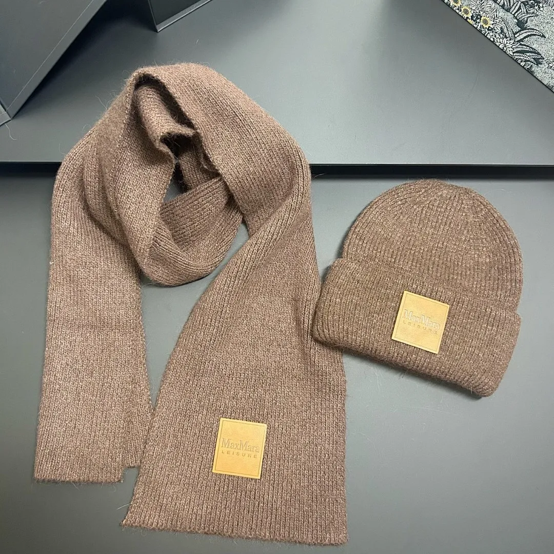 MaxMara 兔毛 冷帽+围巾套装❤️