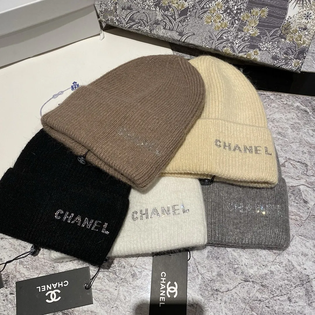 CHANEL 兔毛针织帽